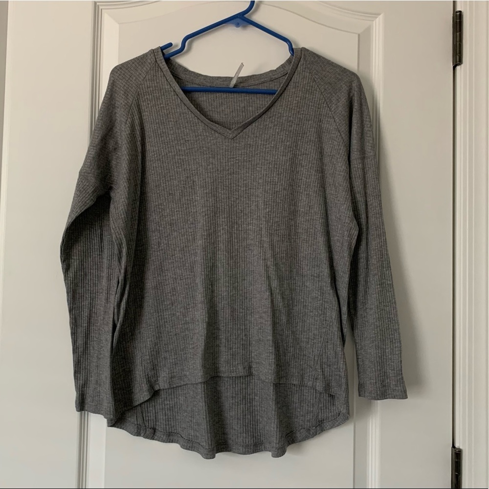 Ribbed Material Gray High Low Sweater